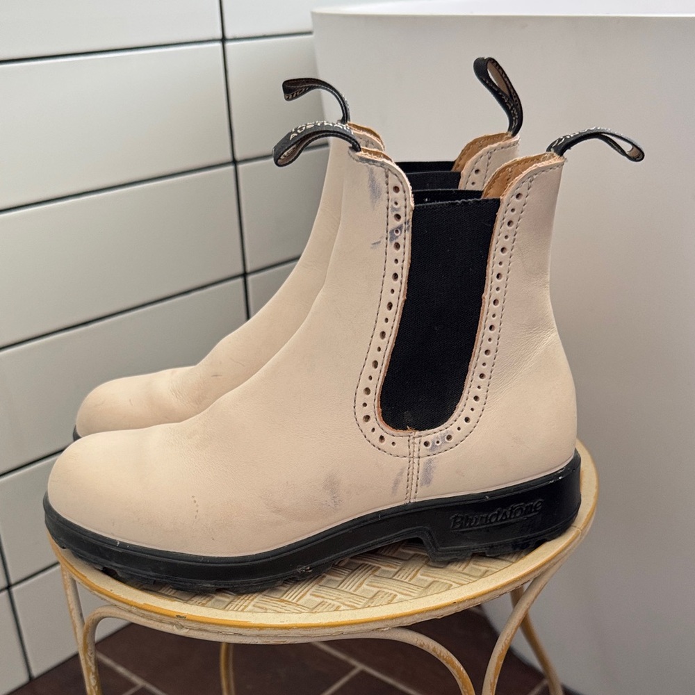 Blundstone Light Tan Chelsea Boots